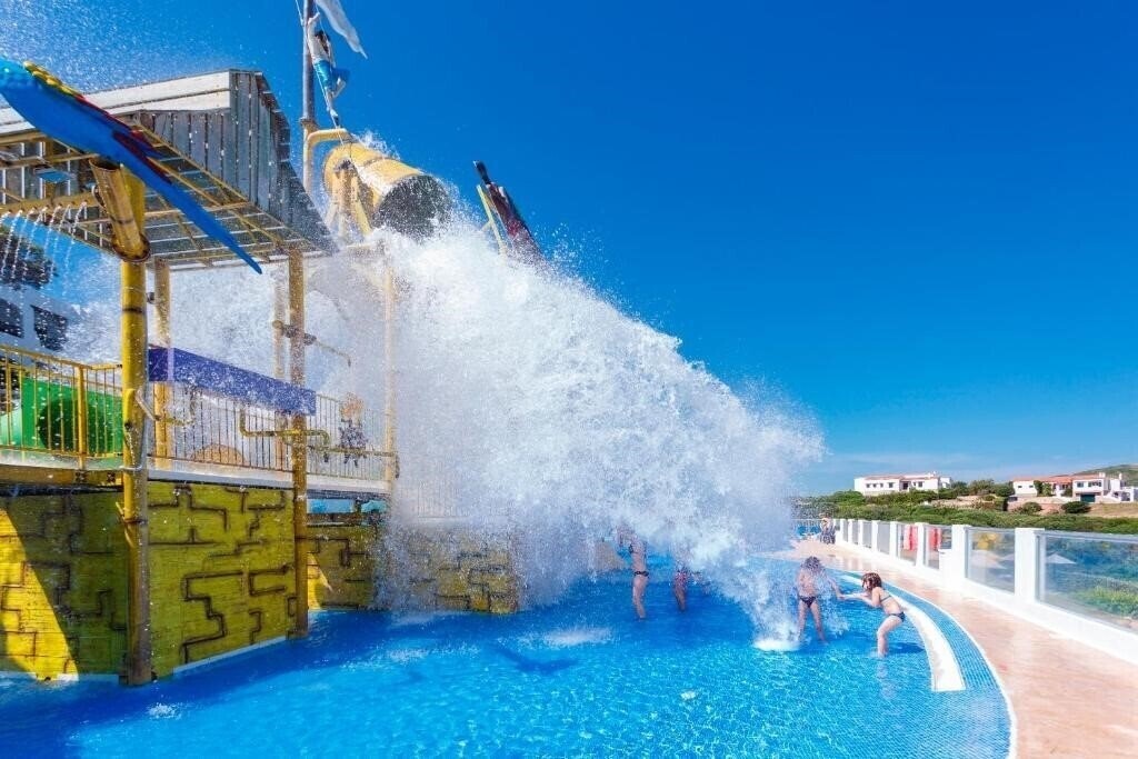 Картинка Fergus Club Carema Splash 4*