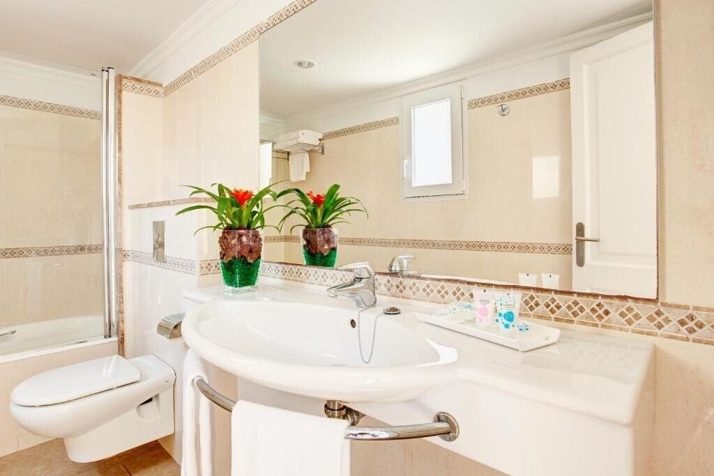 Фотографія Grupotel Tamariscos 3*