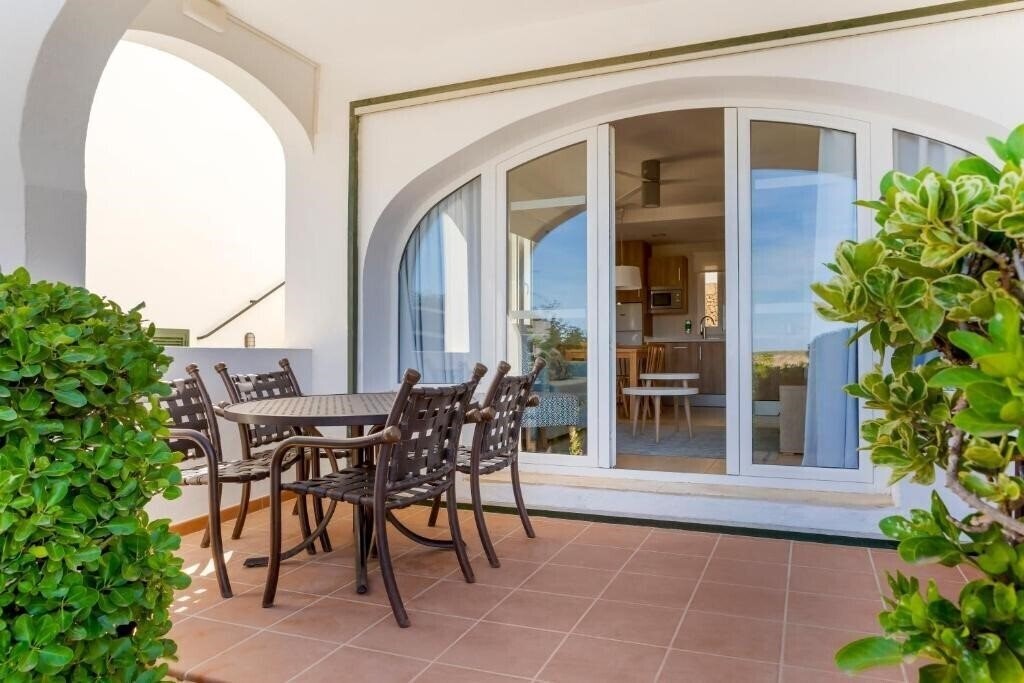Картинка White Sands Beach Club 3*