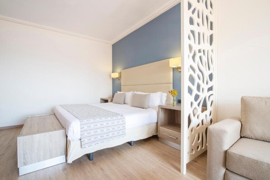 Фотография Premium Residence Menorca Binibeca - Adults Only 3*