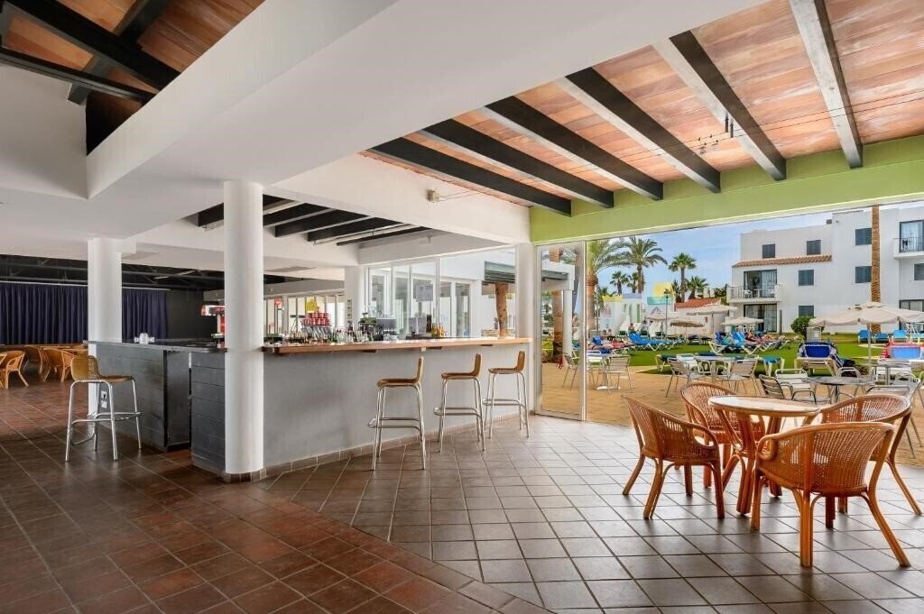 Картинка Vibra Blanc Cottage 3*