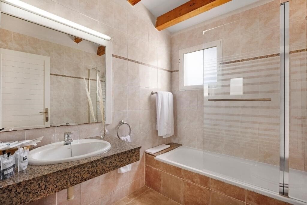 Фотографія Apartments Trh Tirant Playa 4*