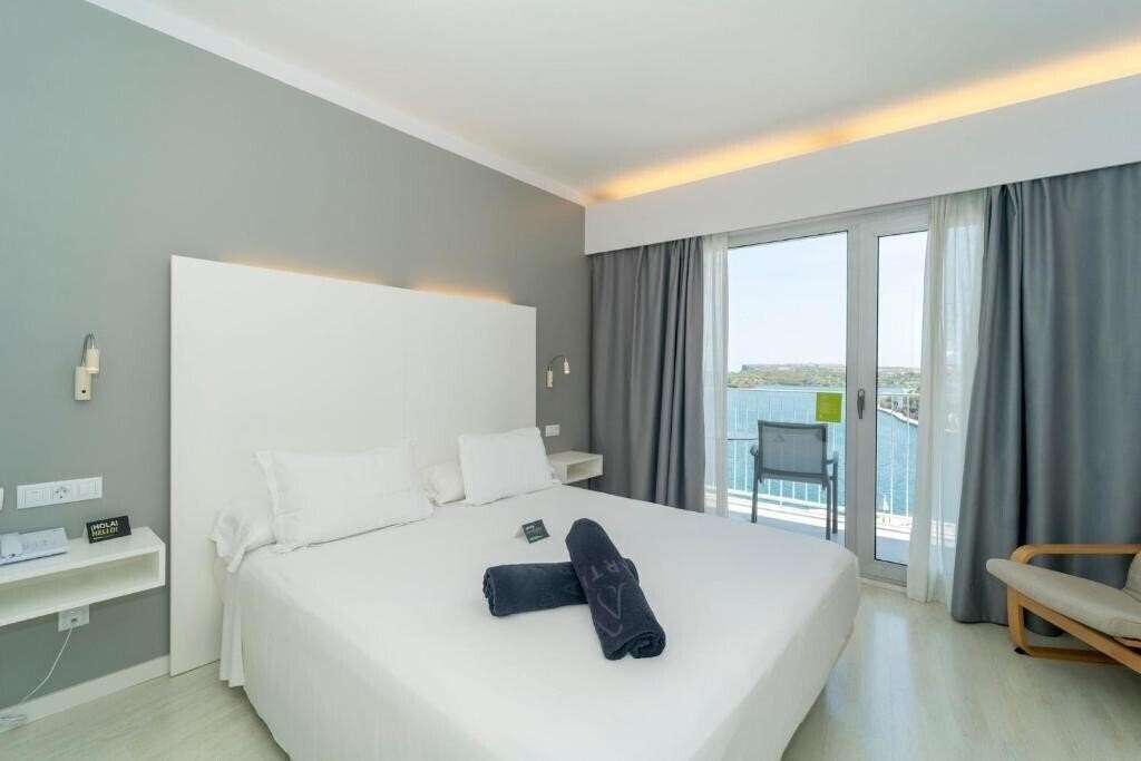 Картинка Artiem Carlos 4*