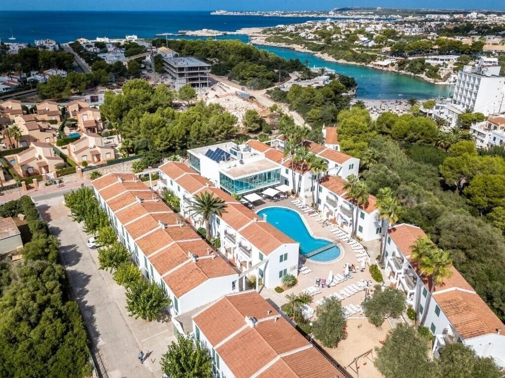 Отель Cales de Ponent Apartments 3*