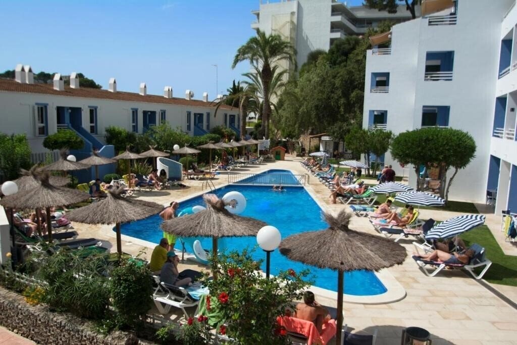 Готель Galdana Gardens 2*