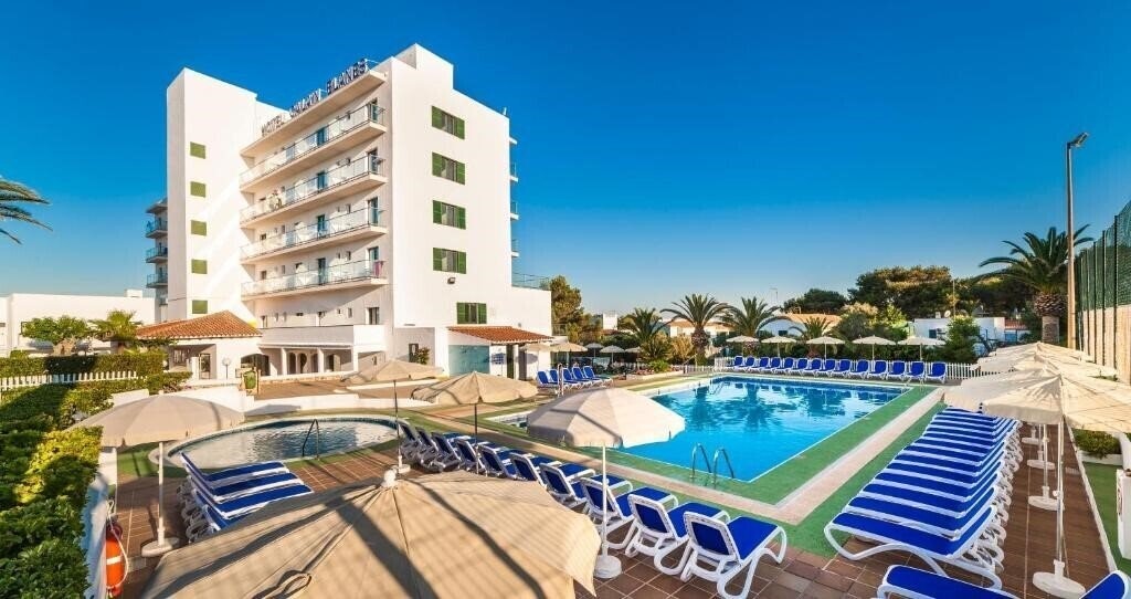 Отель Globales Cala'N Blanes 3*