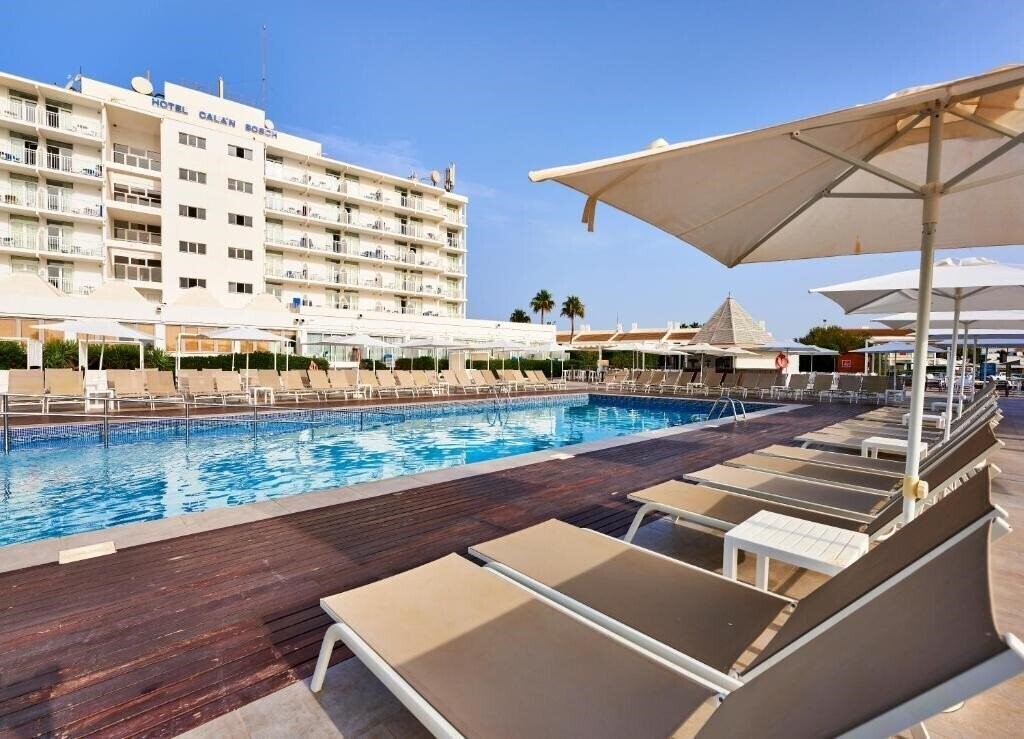 Готель Globales Cala'N Bosch 4*
