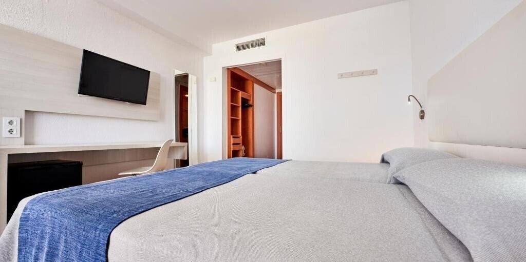 Фото Globales Cala'N Bosch 4*