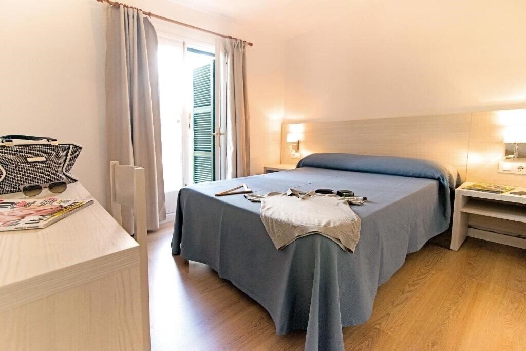 Фото Apartamentos Cala Blanca 3*