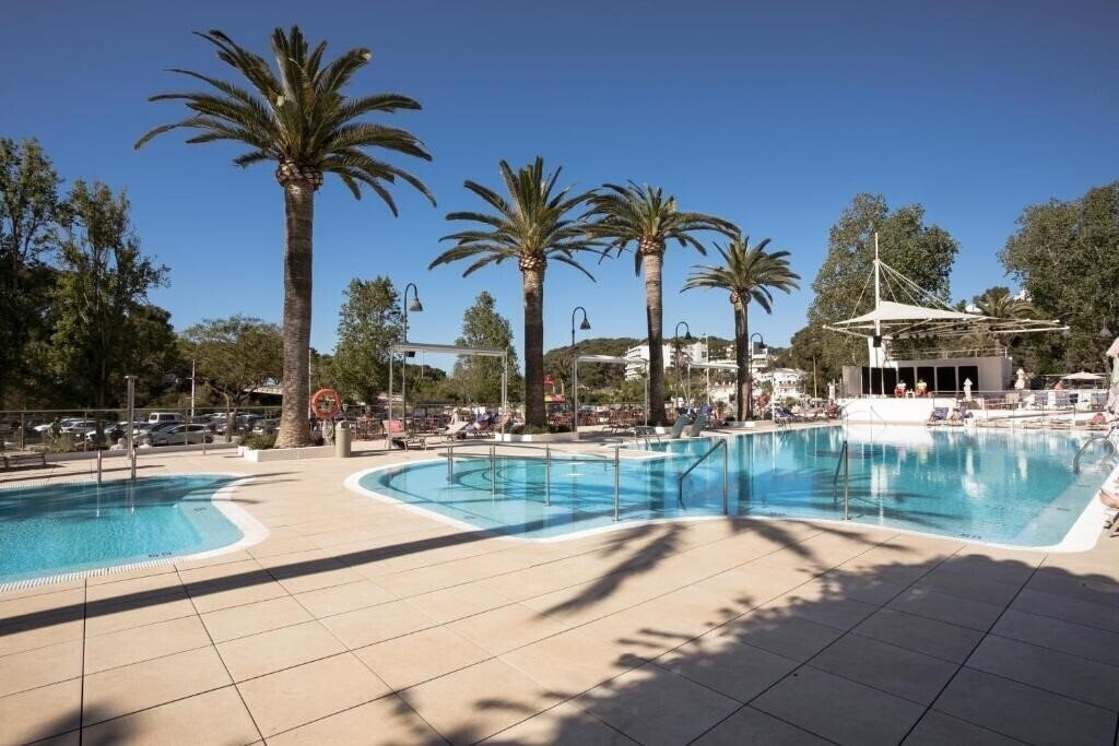 Готель Minura Cala Galdana & Apartamentos D'Aljandar 4*