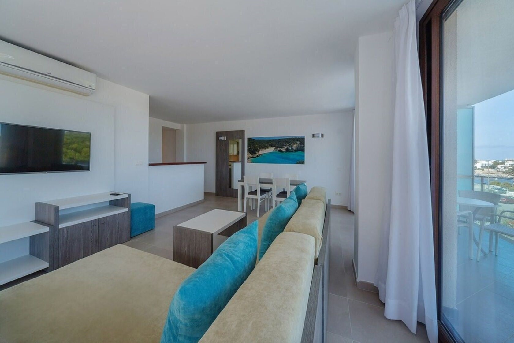 Фотографія Aparthotel Skyline Menorca 4*