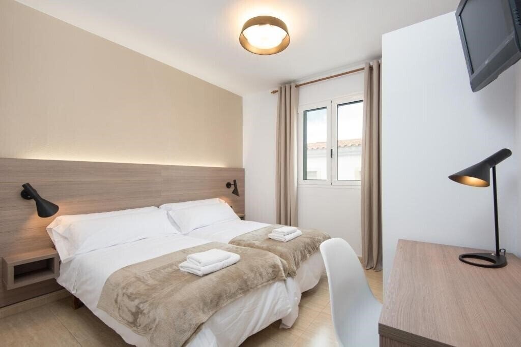 Фото Hostal Jume Urban Rooms 1*