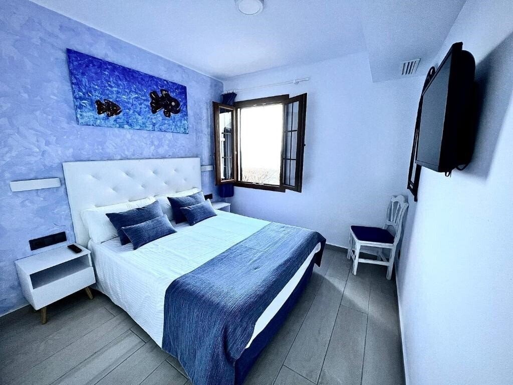 Фото Apartamentos El Bergantin Menorca Club 3*
