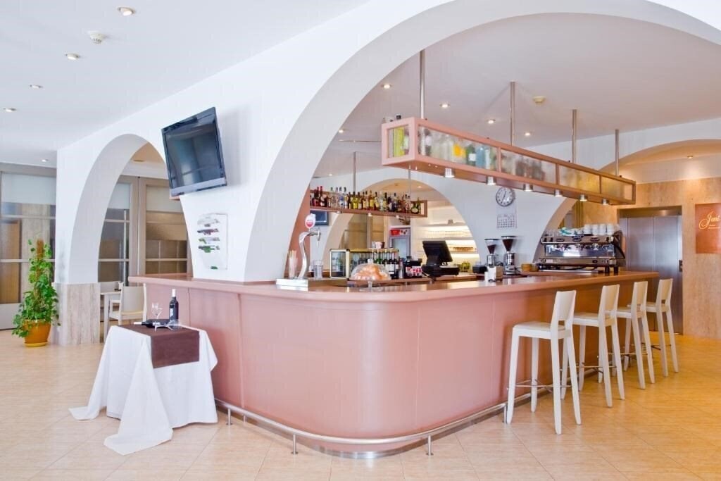 Изображение Jeni & Restaurant Hotel 3*
