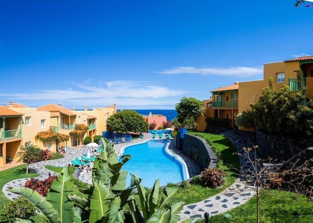 Фотография La Caleta Apartamentos 3*