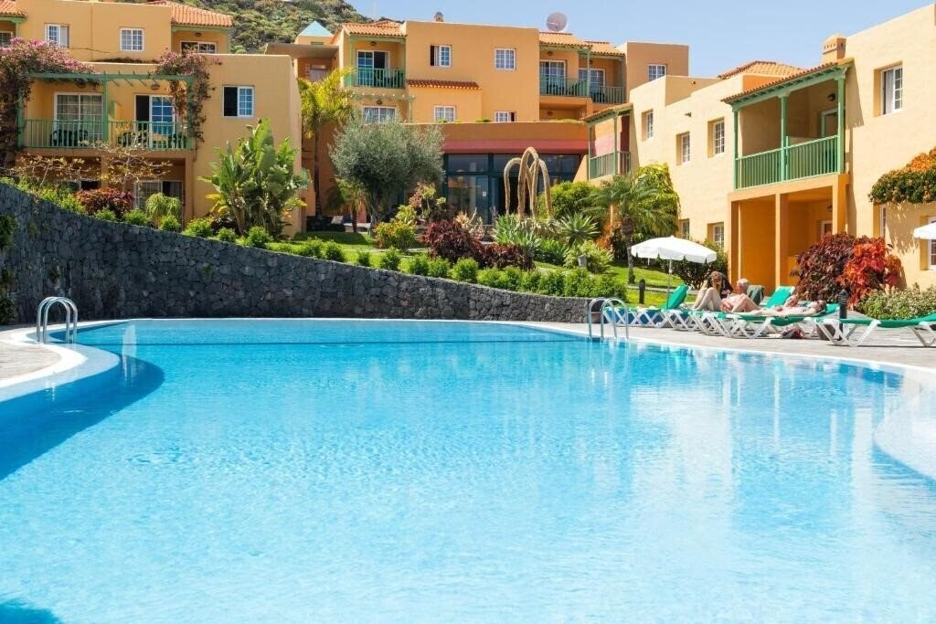 Изображение La Caleta Apartamentos 3*