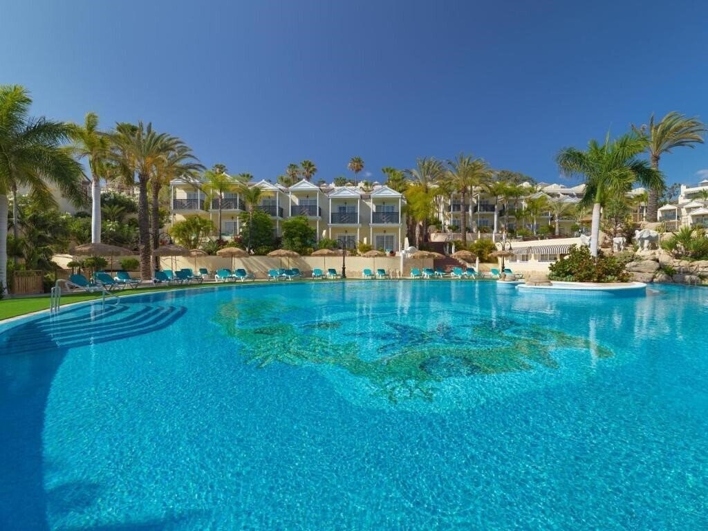 Готель Gran Oasis Resort 4*