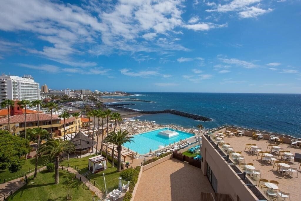Отель Iberostar Waves Bouganville Playa 4*
