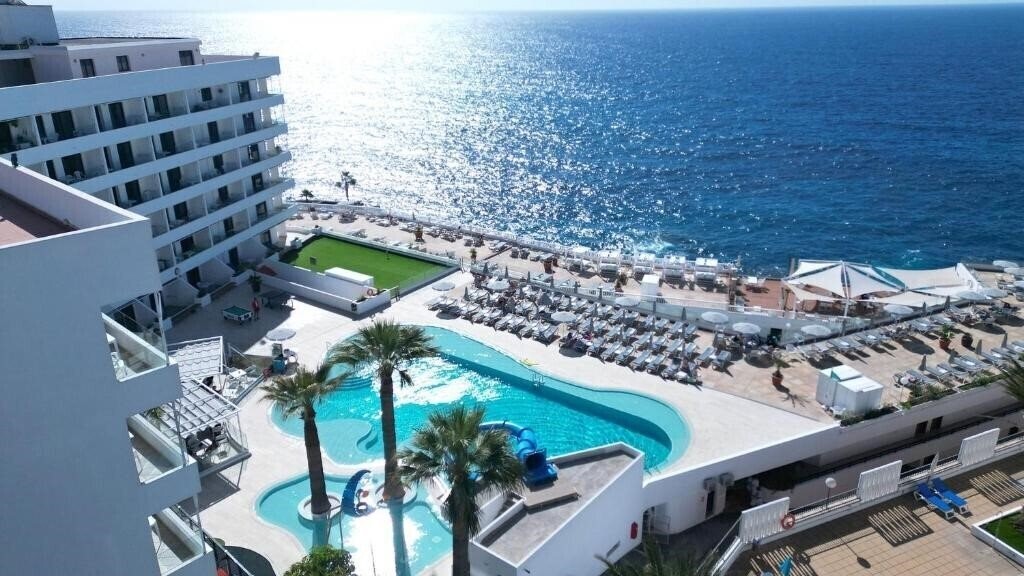 Фото Pearly Grey Ocean Club 4*