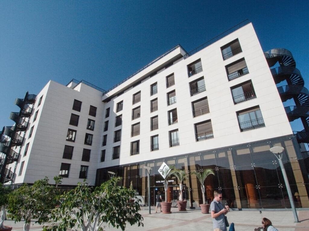 Отель Zentral Center 4*