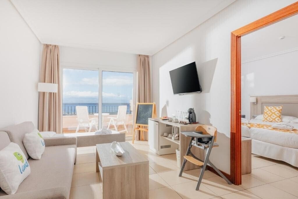 Фотография Be Live Family Costa Los Gigantes (ex. Luabay Costa Los Gigantes) 4*