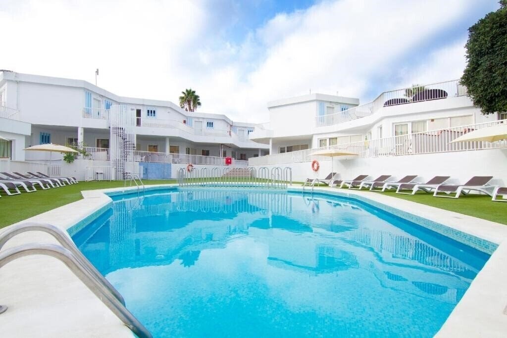 Готель Checkin Bungalows Atlantida 3*