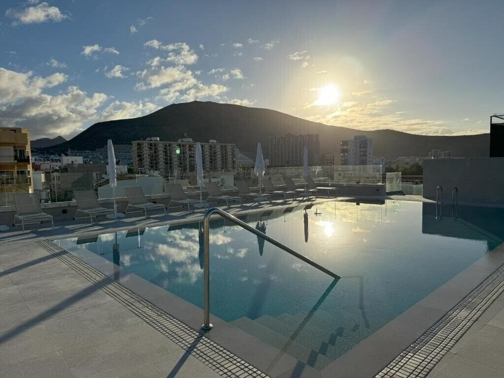 Фотографія Reveron Plaza 4*