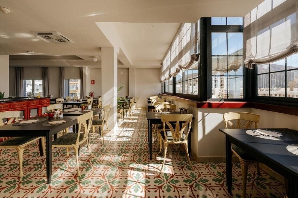 Зображення Reveron Plaza 4*