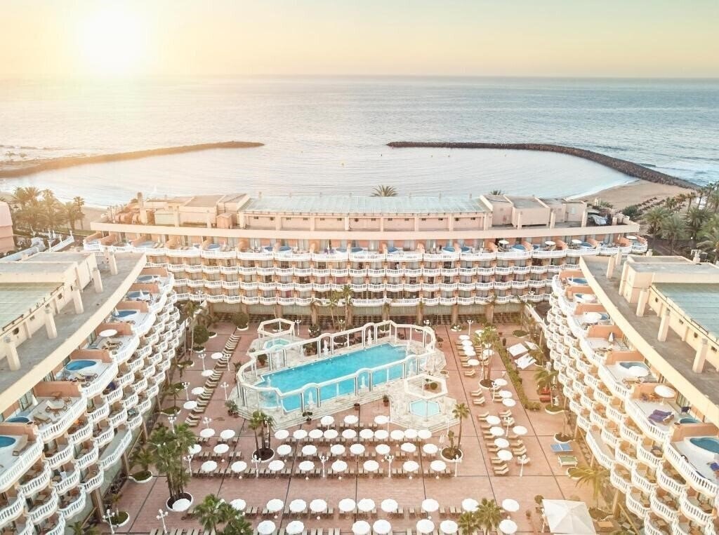 Готель Cleopatra Palace 4*