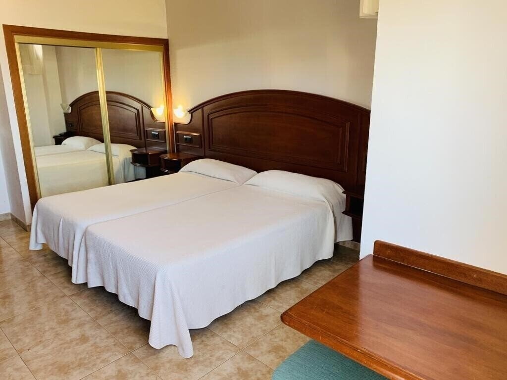 Фото Hotel Tropical 3*
