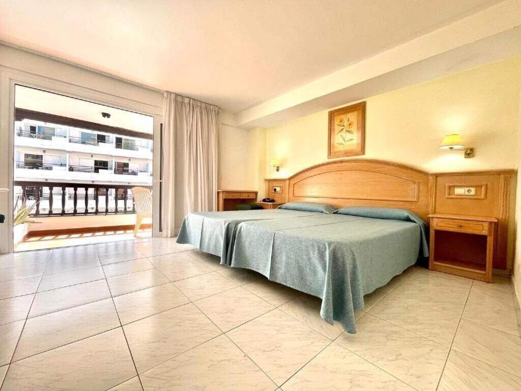 Отель Apartamentos Park Plaza 2*