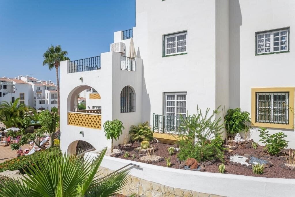 Отель Sunset Harbour Club 3*