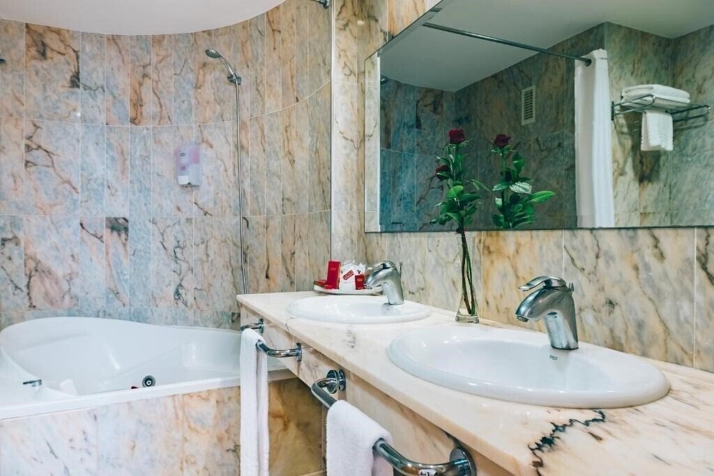 Фотографія Grand Muthu Golf Plaza Hotel & SPA 5*