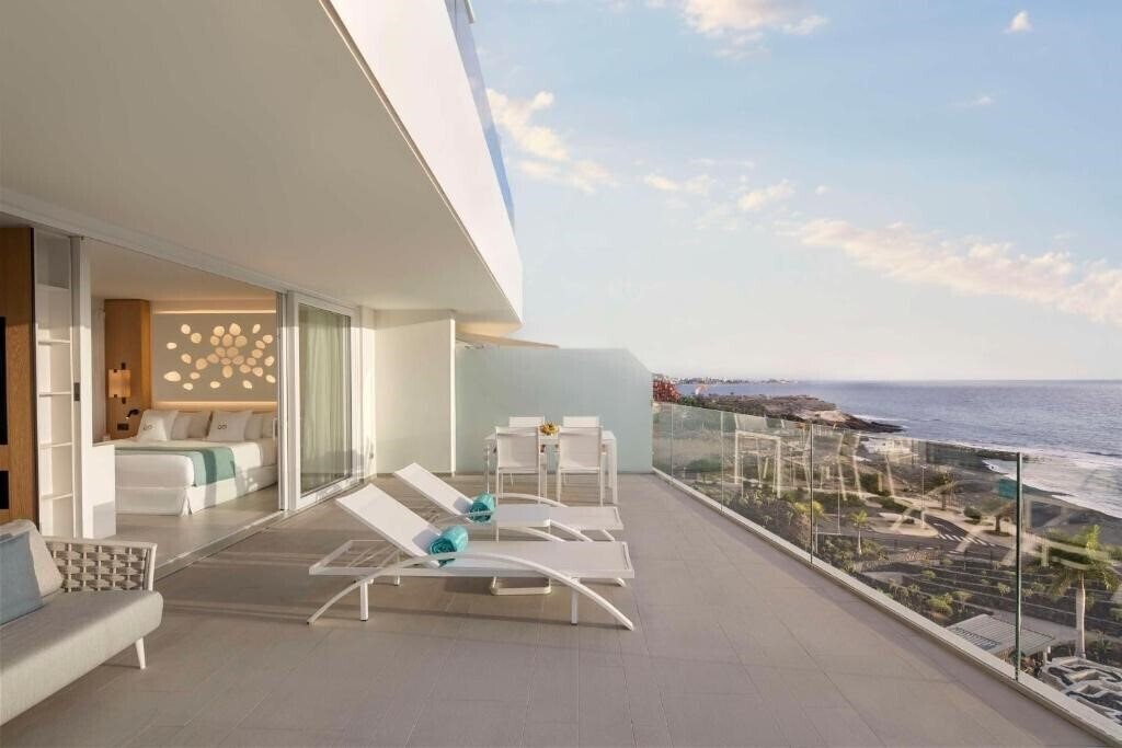 Фото Royal Hideaway Corales Suites 5*