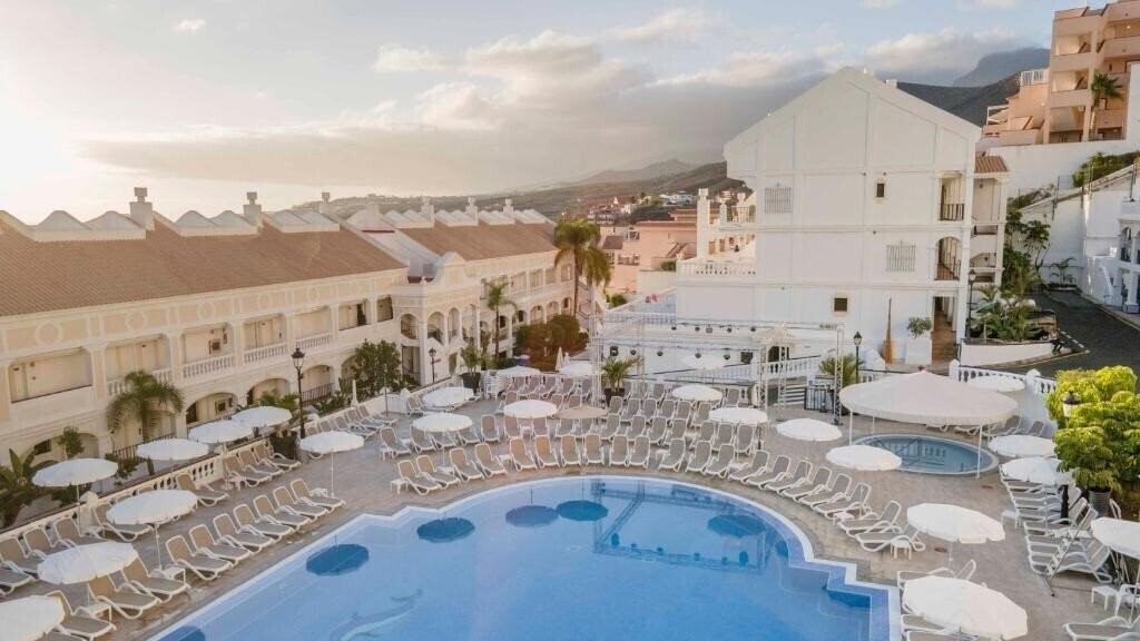 Зображення Hollywood Mirage 4*