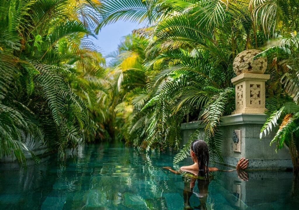 Готель Royal River 5*