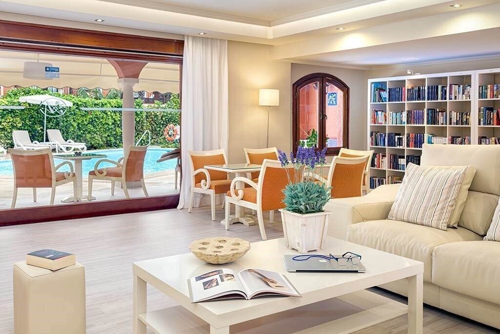 Фото Ambassador Apartaments 3*