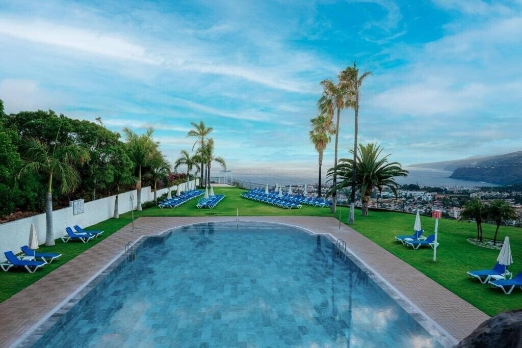 Готель Las Aguilas Tenerife Affiliated by Melia 4*