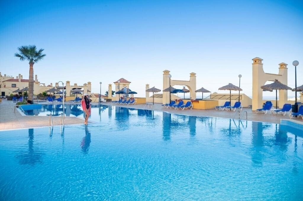 Отель Ramada Residences by Wyndham Costa Adeje 4*