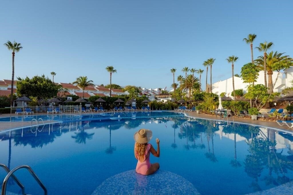 Отель Wyndham Residences Golf Del Sur 4*