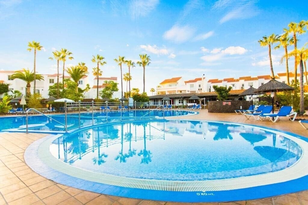 Фотография Wyndham Residences Golf Del Sur 4*