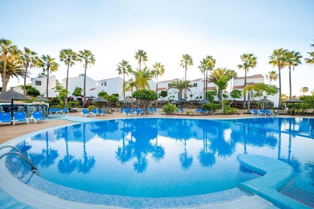 Изображение Wyndham Residences Golf Del Sur 4*
