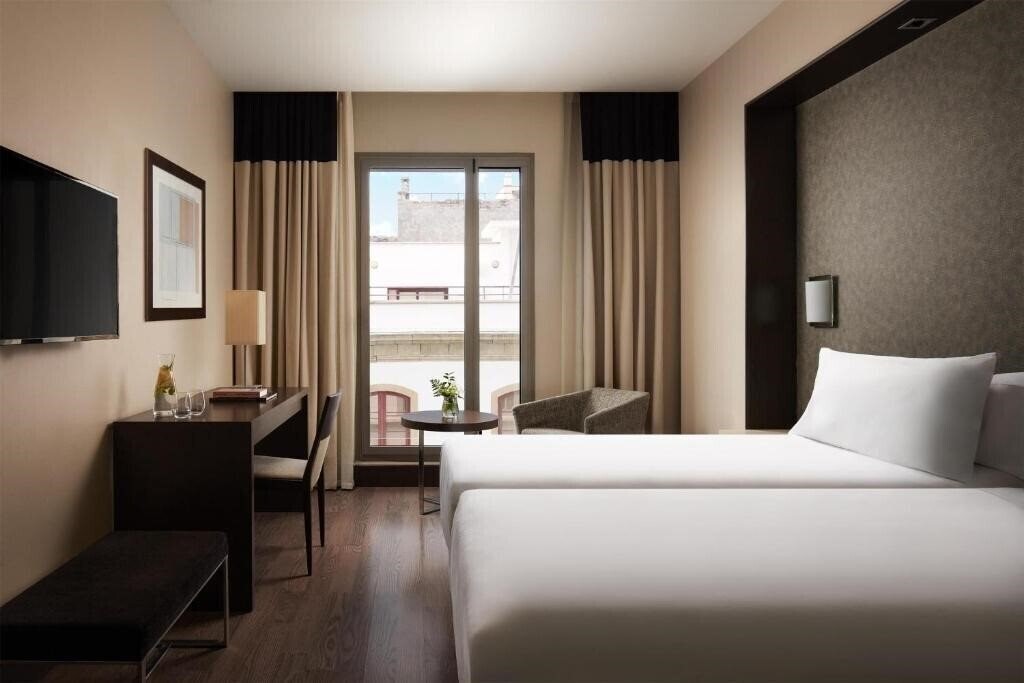 Готель Nh Tenerife 3*