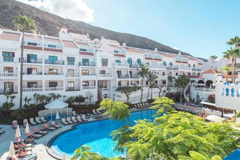 Отель Ona Beverly Hills Heights 3*