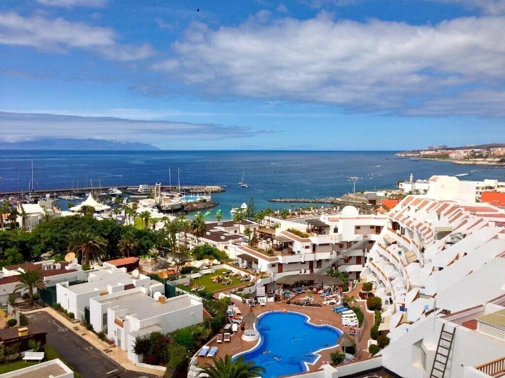 Готель Aparthotel Los Geranios 3*