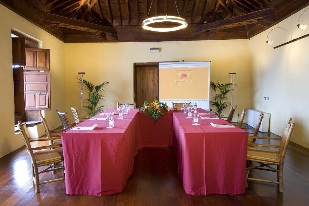 Картинка LIVVO La Quinta Roja 4*