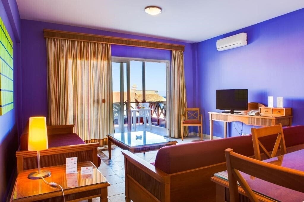 Изображение El Cerrito 3*