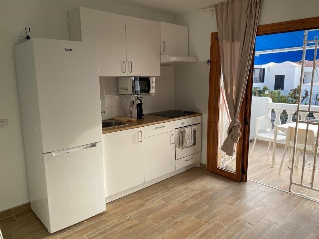 Готель Port Royal Apartments 3*