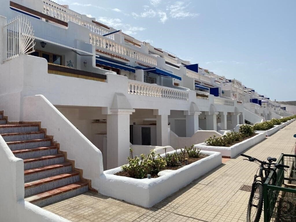 Фотографія Port Royal Apartments 3*