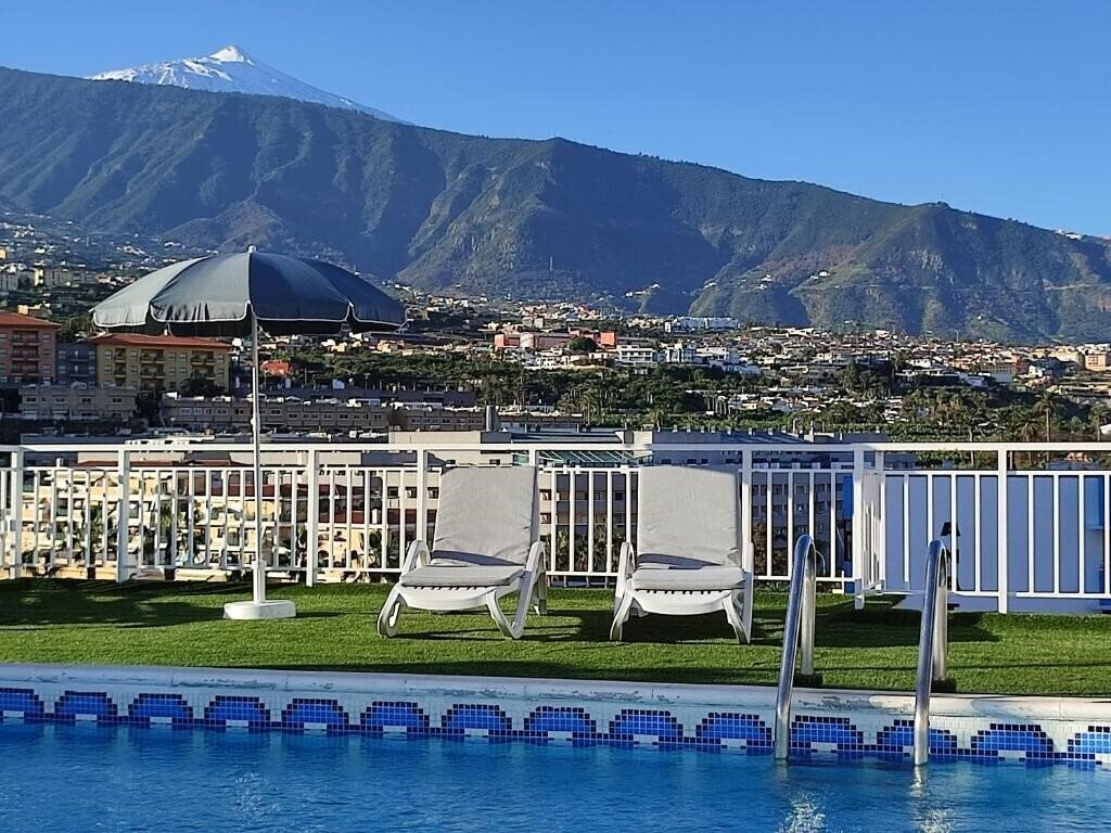 Отель Skyview Hotel 3*